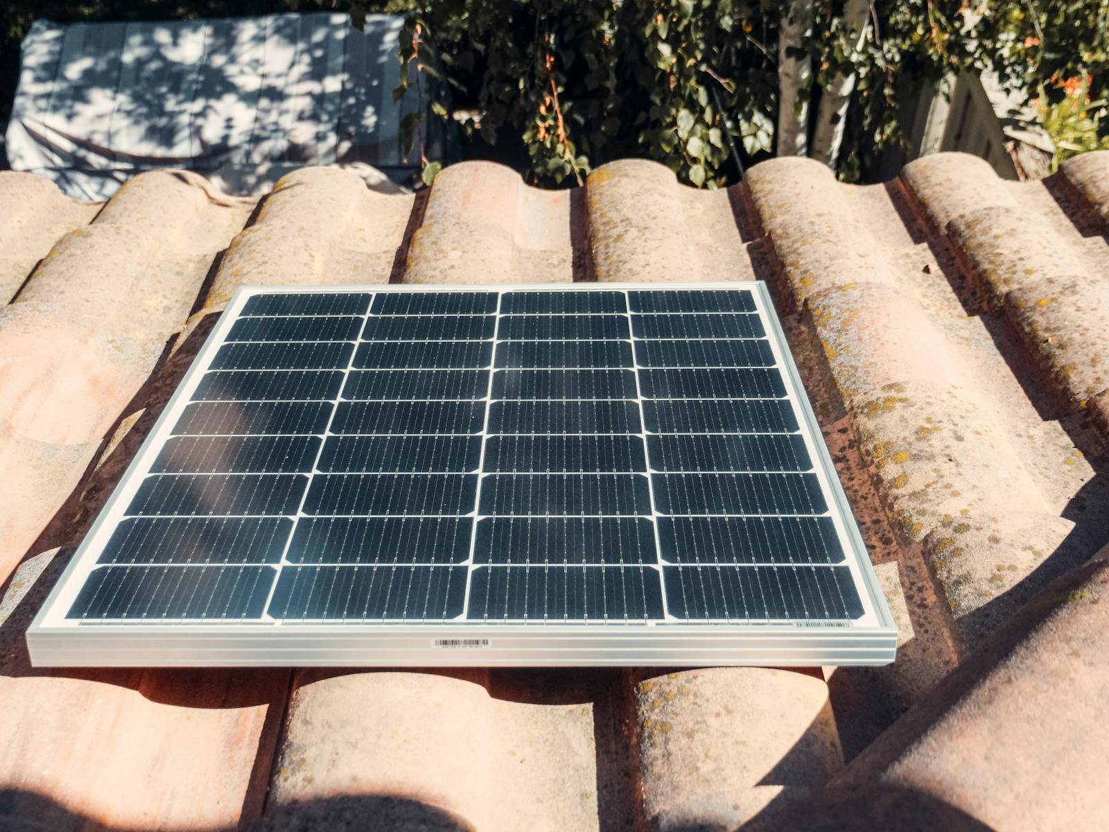 What is the 120% rule for commercial solar panels?
